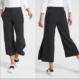 Athleta Wide Leg Culottes Cropped Pants Size 2